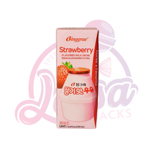 Binggrae Strawberry Flavoured Milk Drink – 200ml (Korea)